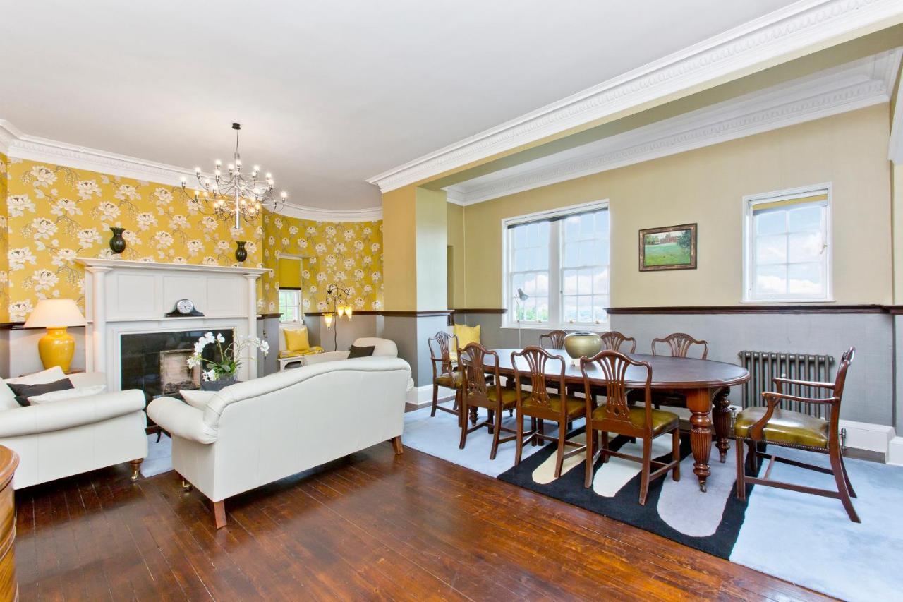 Luxury 3-Bedroom Apartment With Stunning Views At Ramsay Garden Единбург Екстер'єр фото