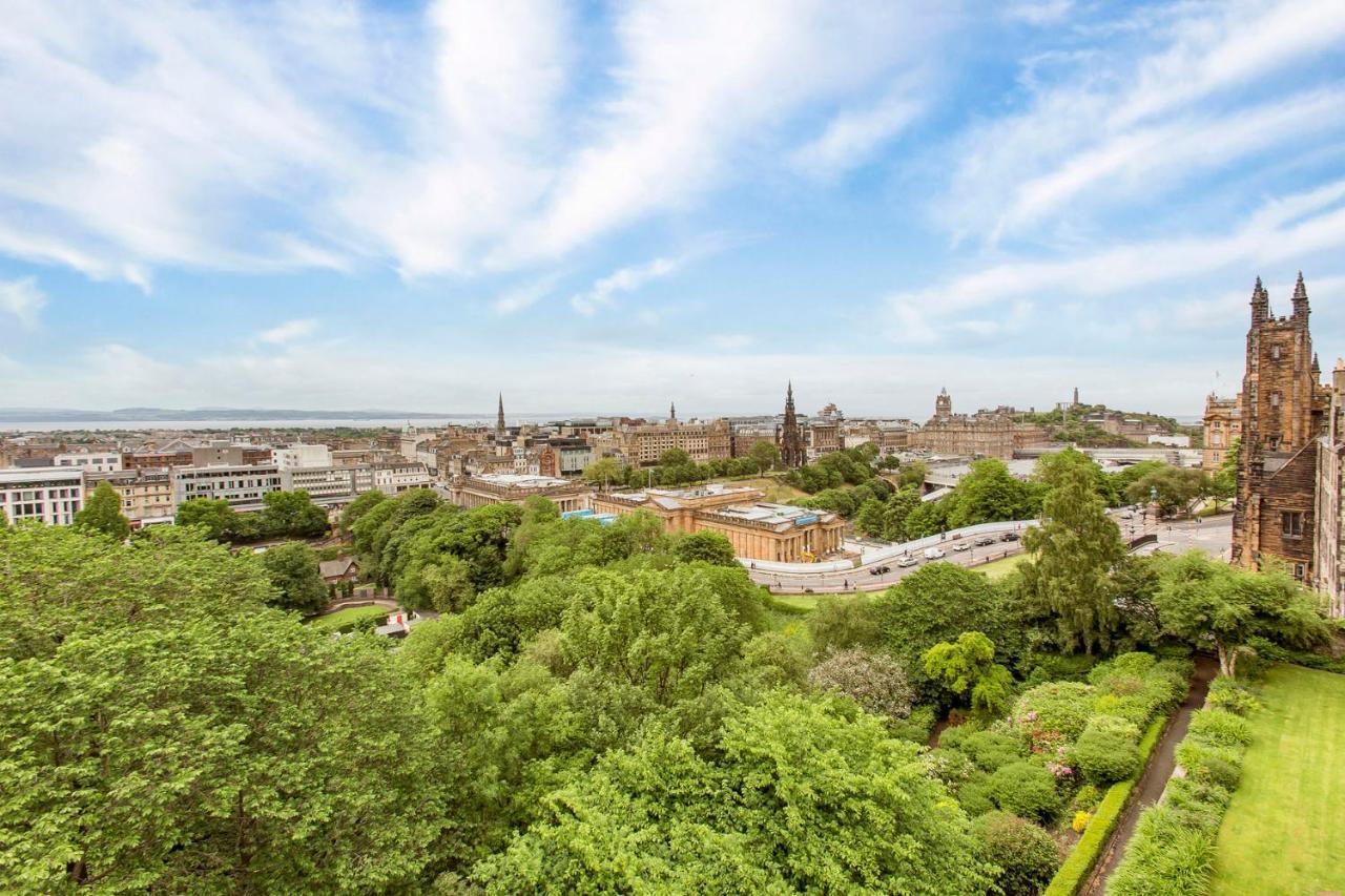 Luxury 3-Bedroom Apartment With Stunning Views At Ramsay Garden Единбург Екстер'єр фото